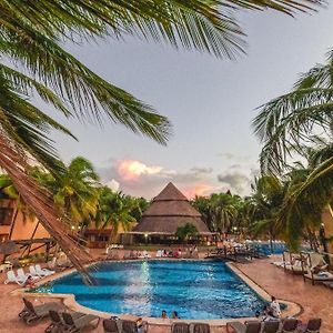 Reef Yucatan All Inclusive & Convention Center